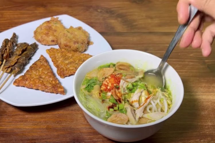 Soto & Mie Ayam Cilacap: Rasa yang Menghampiri Setiap Pagi